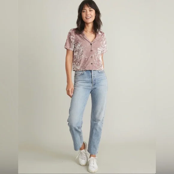 Marine Layer - Ivy short sleeve shirt in Mauve crushed velour - Picture 2 of 3